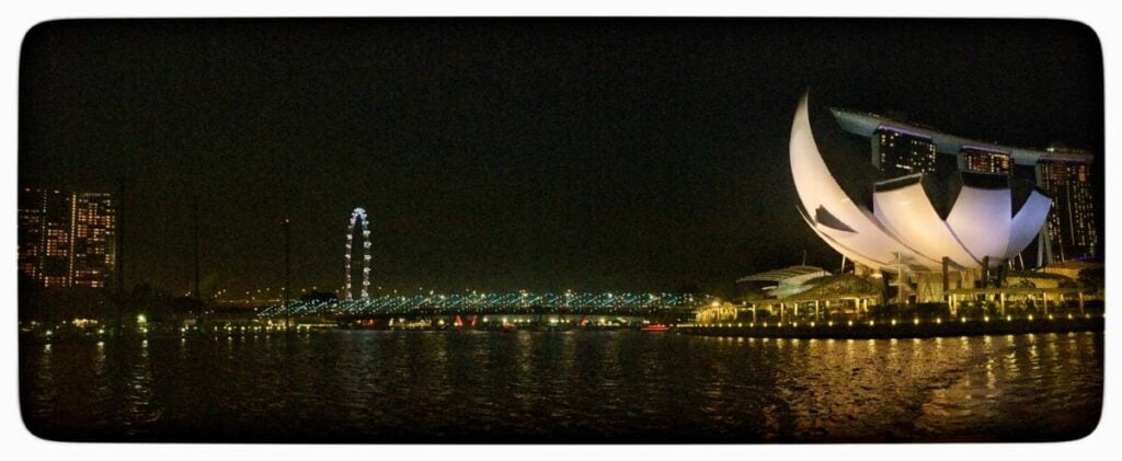 Such stunning city scapes here in Singapore.